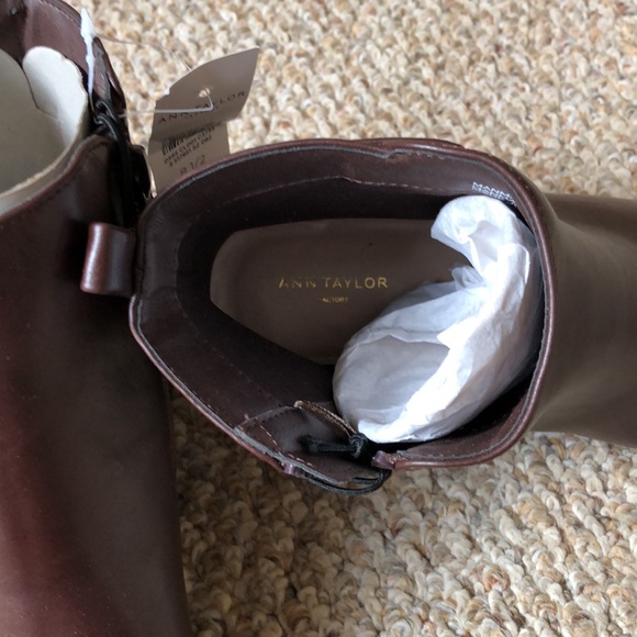 NWT Ann Taylor factory booties - Picture 6 of 7